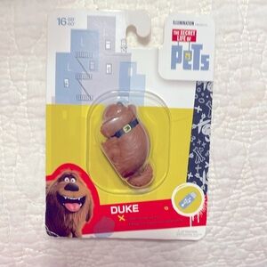NIB Secret life of pets 16 GB USB flash drive, duke